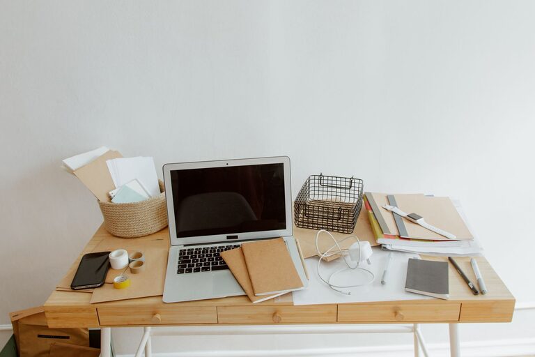Tips for Organizing a Clutter-Free Home Office Space to Boost Productivity